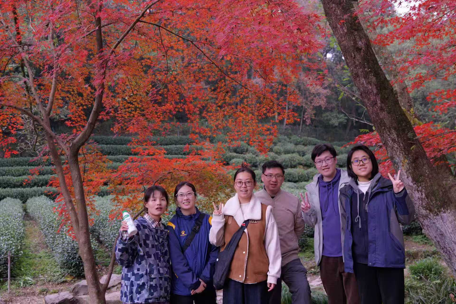 Autumn 2025: Hiking in JiuXi